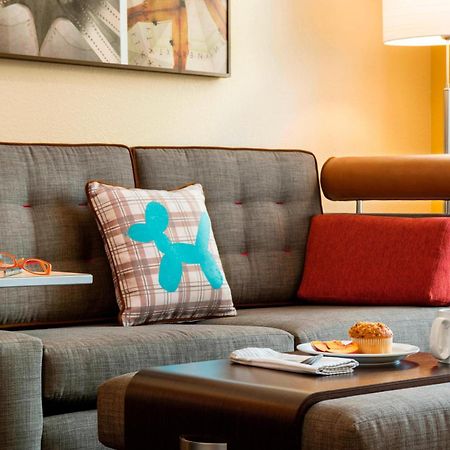 Towneplace Suites By Marriott Red Deer Extérieur photo