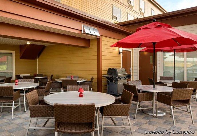 Towneplace Suites By Marriott Red Deer Extérieur photo